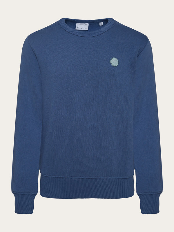 KnowledgeCotton Apparel - YOUNG Badge crew neck sweat Sweats 1432 Moonlight Blue