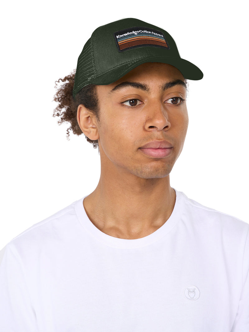 KnowledgeCotton Apparel - UNI Badge twill trucker cap Caps 1090 Forrest Night