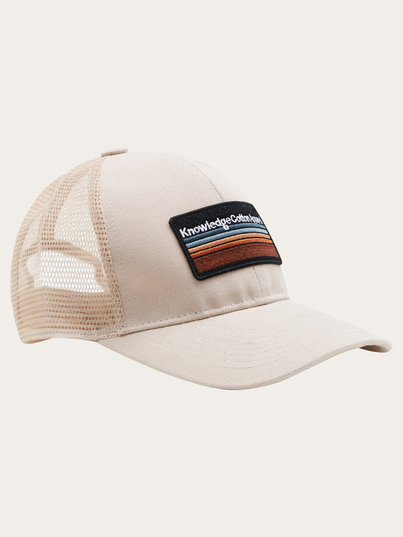 KnowledgeCotton Apparel - UNI Badge twill trucker cap Caps 1228 Light feather gray