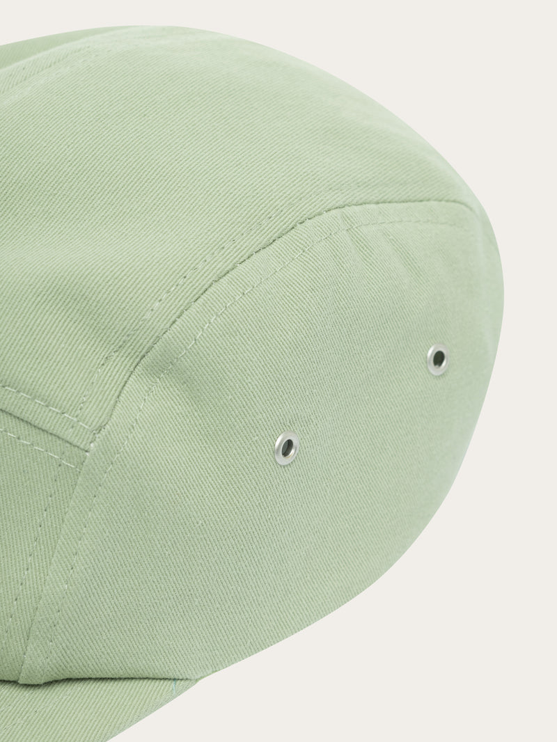 KnowledgeCotton Apparel - UNI Barckley cap with badge Caps 1380 Swamp