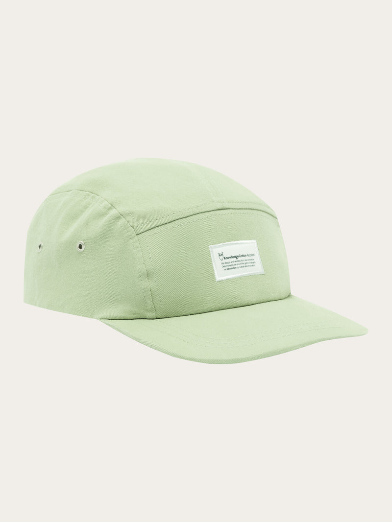 KnowledgeCotton Apparel - UNI Barckley cap with badge Caps 1380 Swamp