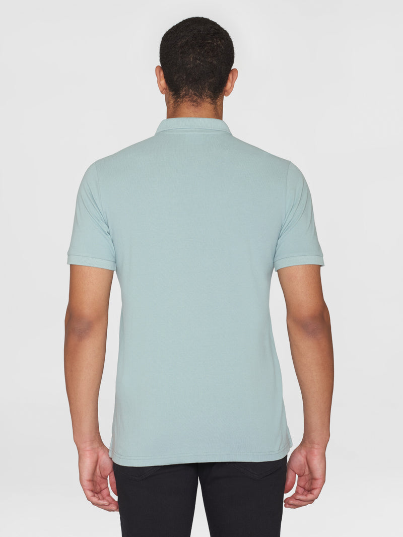 KnowledgeCotton Apparel - MEN Basic badge polo Polos 1436 Gray Mist