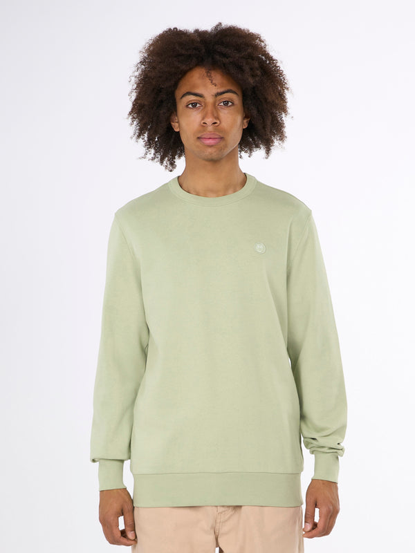 KnowledgeCotton Apparel - MEN Basic badge sweat Sweats 1380 Swamp