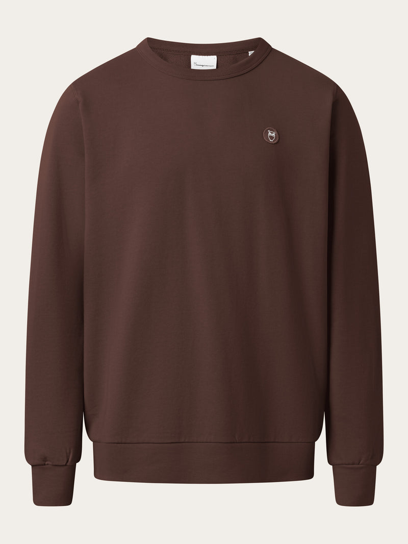 KnowledgeCotton Apparel - MEN Basic badge sweat Sweats 1404 Deep Mahogany