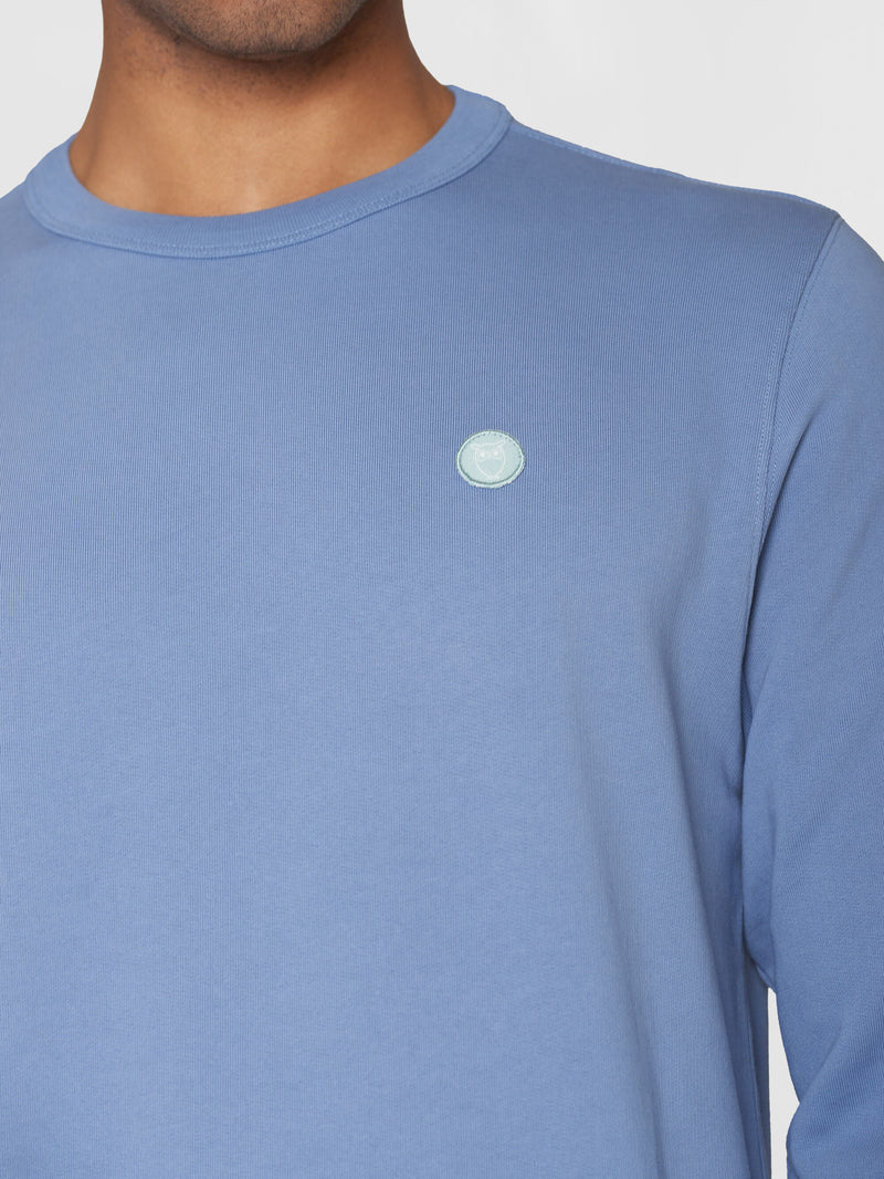 KnowledgeCotton Apparel - MEN Basic badge sweat Sweats 1432 Moonlight Blue