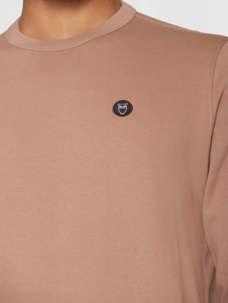 KnowledgeCotton Apparel - MEN Basic badge sweat Sweats 1437 Chocolate Malt