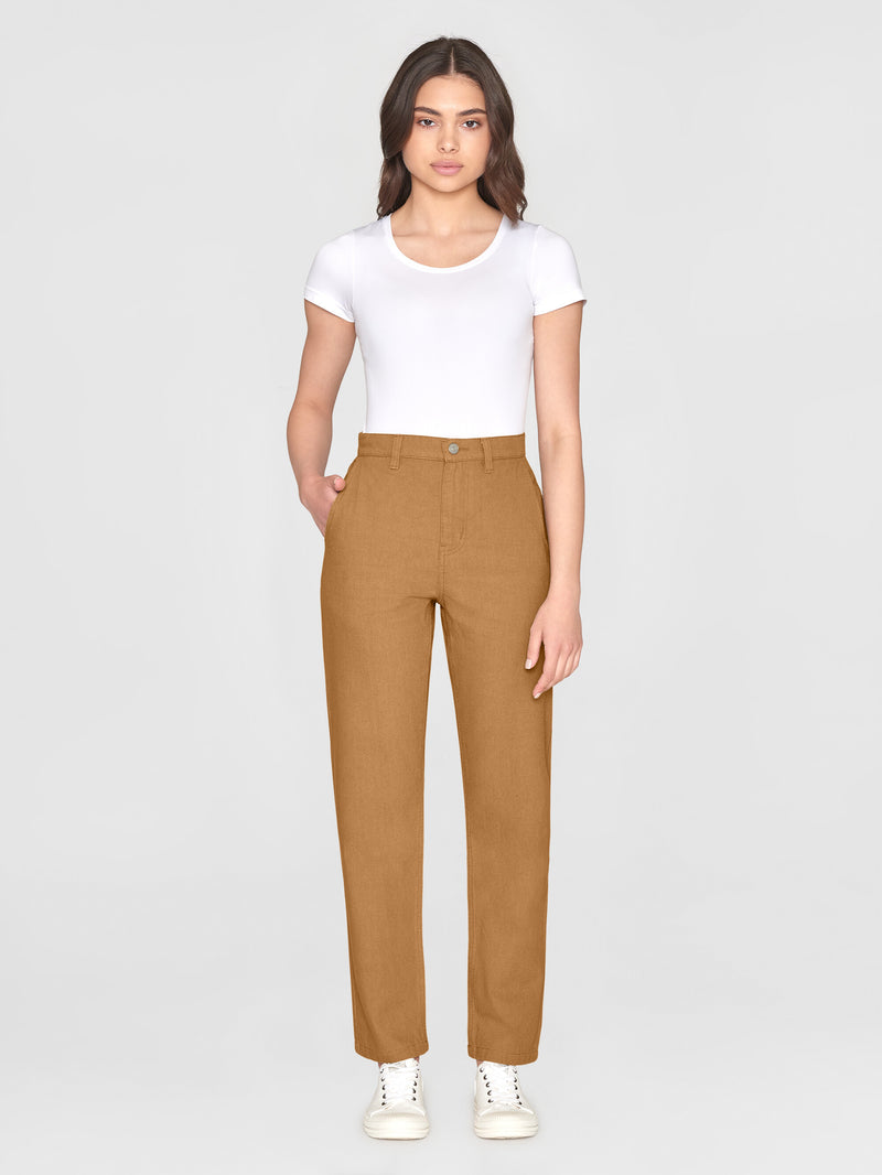 KnowledgeCotton Apparel - WMN CALLA tapered canvas pant Pants 1366 Brown Sugar