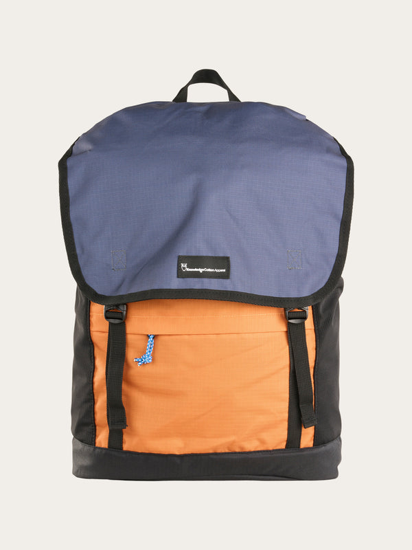 KnowledgeCotton Apparel - UNI Klassisk ryggsäck 30L Bags 1365 Desert Sun