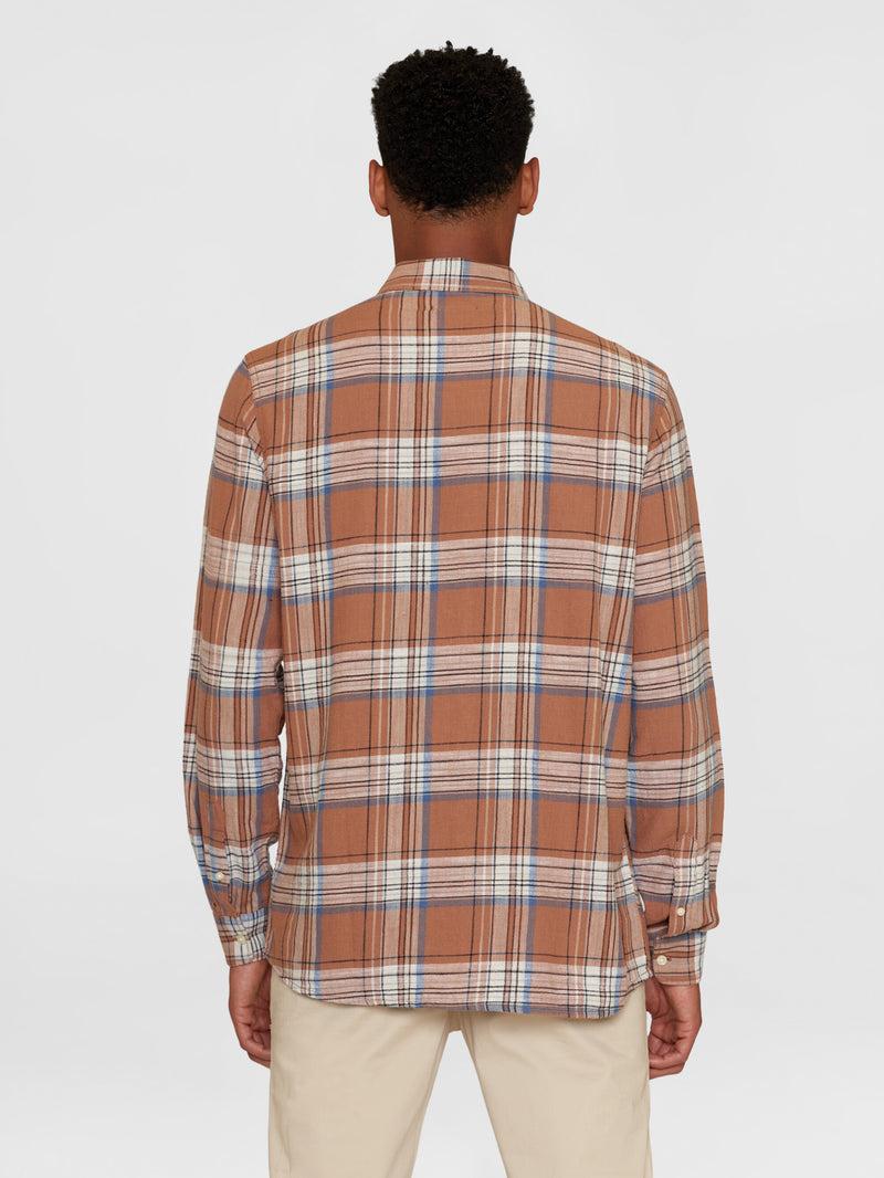 KnowledgeCotton Apparel - MEN Loose checked shirt - GOTS/Vegan Shirts 8026 Brown stripe