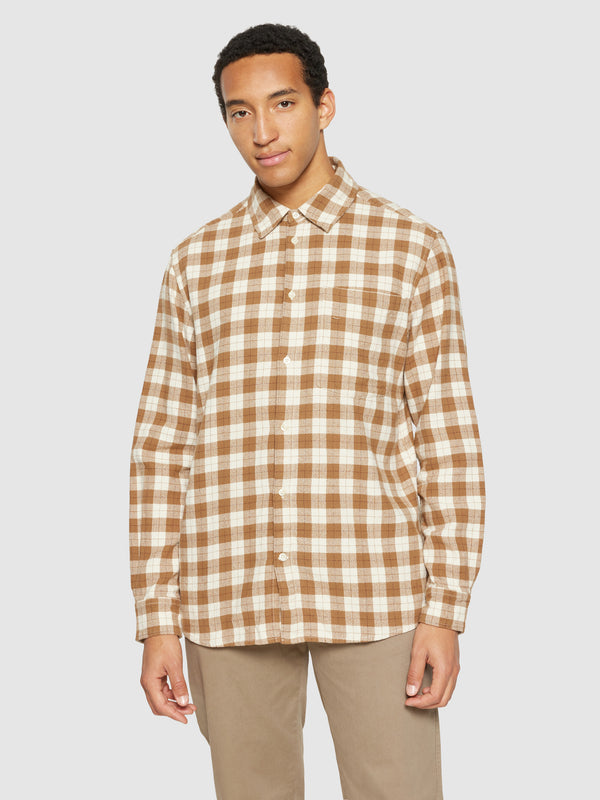 KnowledgeCotton Apparel - MEN Loose fit checkered shirt Shirts 7030 Beige check