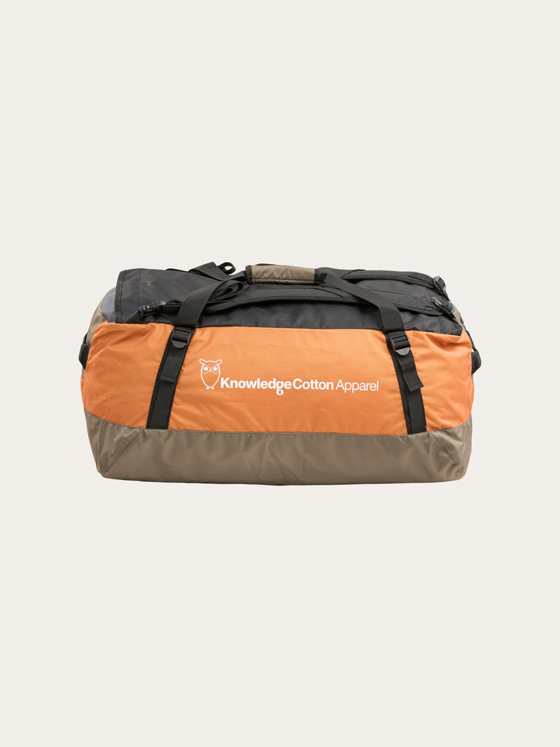 KnowledgeCotton Apparel - UNI Packbar duffelryggsäck 50L Bags 1365 Desert Sun