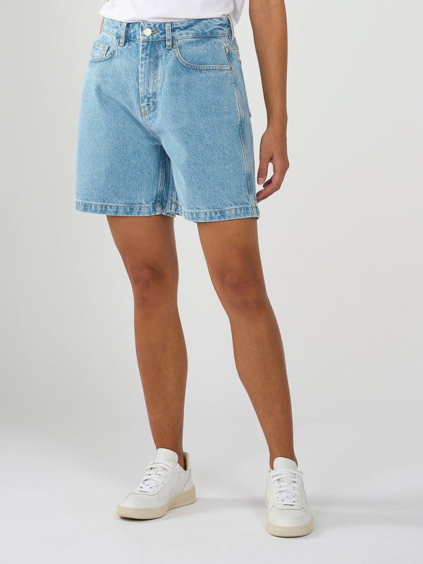 KnowledgeCotton Apparel - WMN REBORN™ mid-rise shorts Denims 3050 Bleached Stonewash