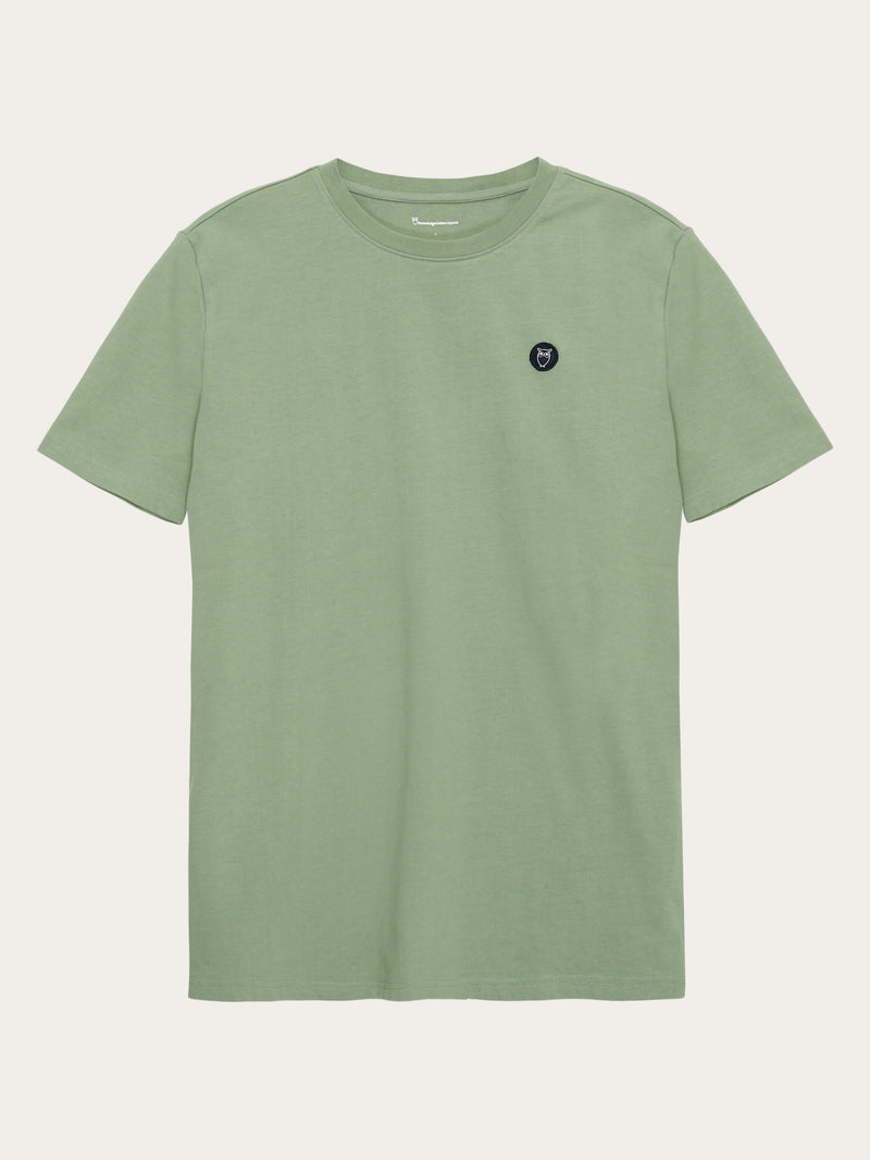 KnowledgeCotton Apparel - MEN Regular fit Badge t-shirt T-shirts 1454 Shale Green