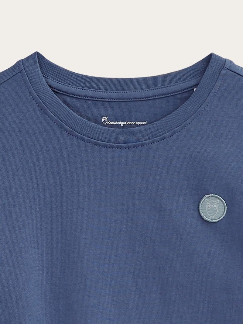 KnowledgeCotton Apparel - YOUNG Regular fit badge long sleeved Long Sleeves 1432 Moonlight Blue