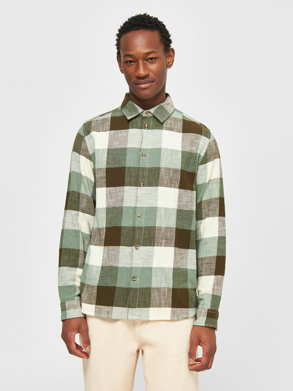 KnowledgeCotton Apparel - MEN Regular fit checkered shirt Shirts 7023 Green check