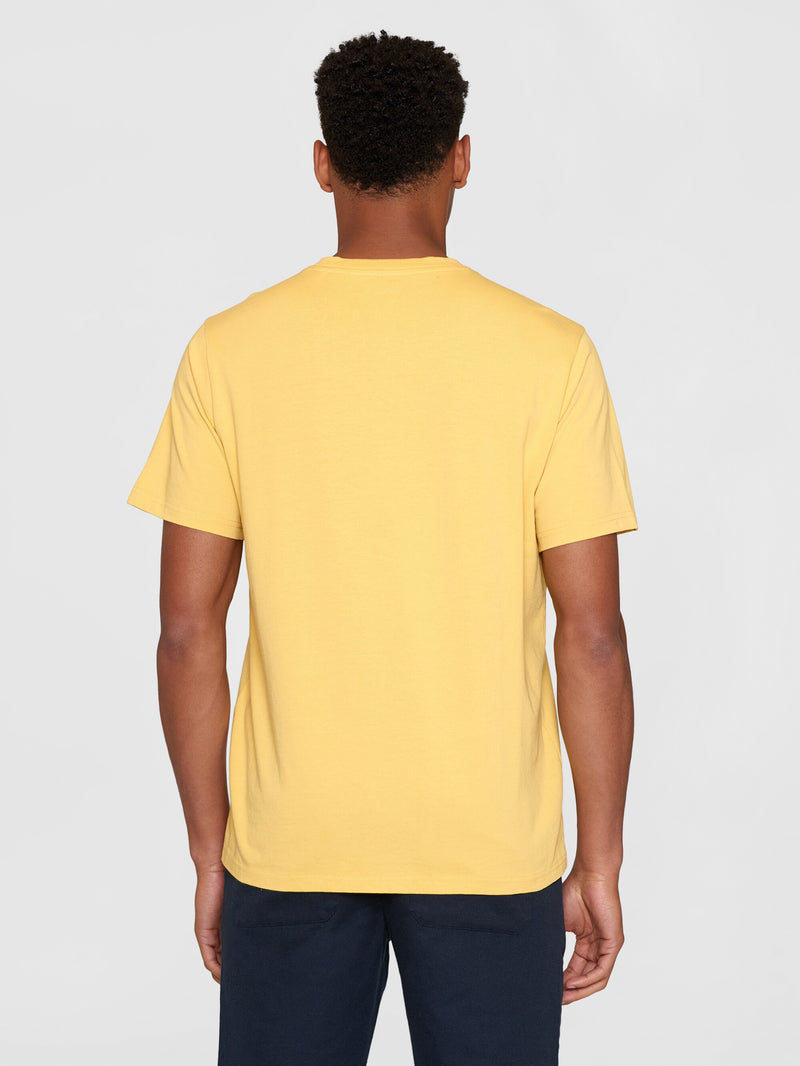 KnowledgeCotton Apparel - MEN Regular trademark chest print t-shirt T-shirts 1429 Misted Yellow