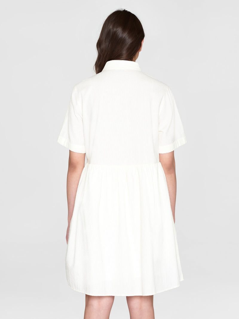 KnowledgeCotton Apparel - WMN Seersucker short shirt dress Dresses 1387 Egret