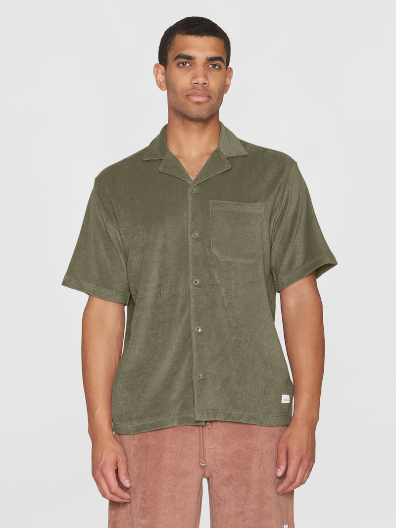 KnowledgeCotton Apparel - MEN Terry loose short sleeve shirt Shirts 1068 Burned Olive